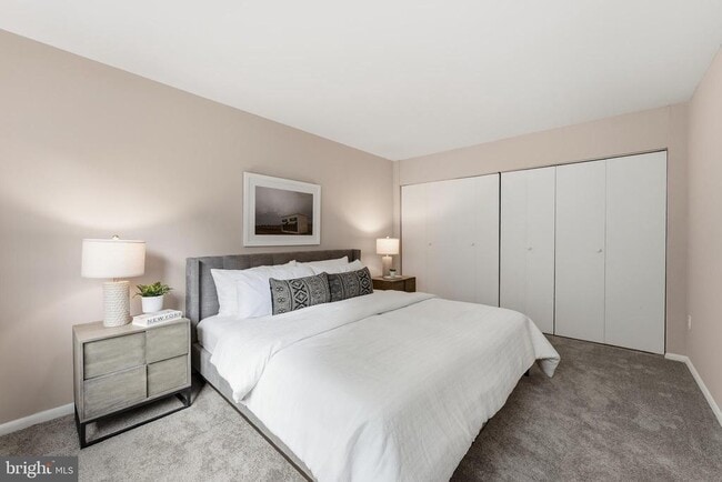 Building Photo - 5406 85th Ave