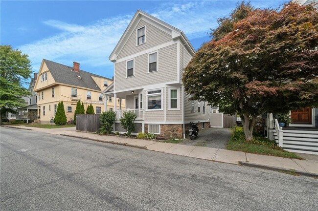 Building Photo - 28 Rhode Island Ave