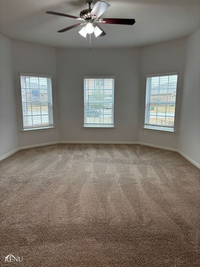 Building Photo - 10494 Sweetwater Creek Dr