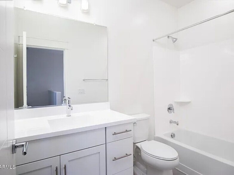 Building Photo - 300 N Gila Springs Blvd