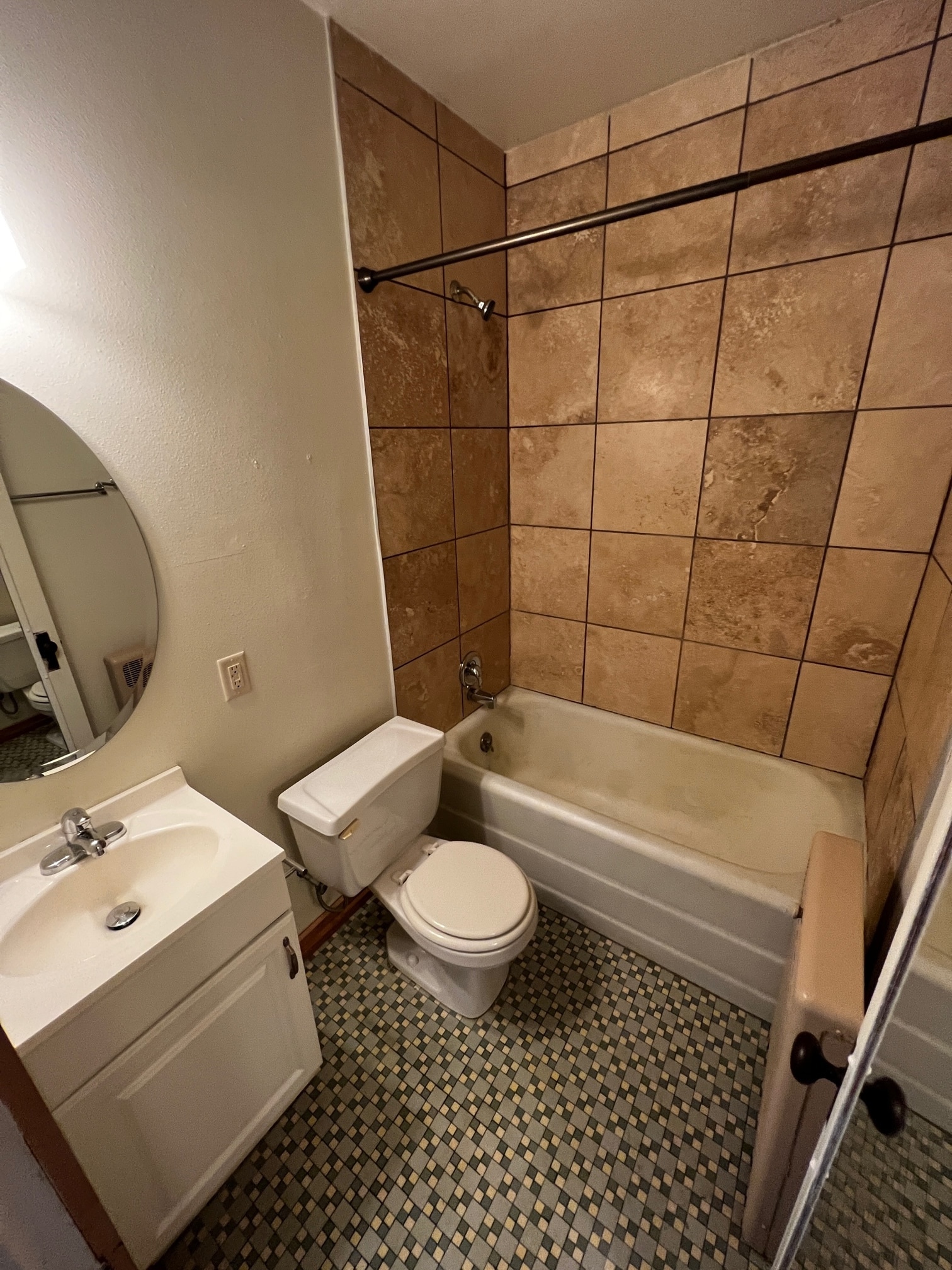 Building Photo - 121 N Hancock St