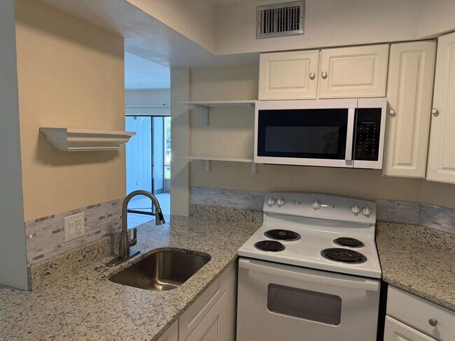 Building Photo - 3863 Atrium Dr