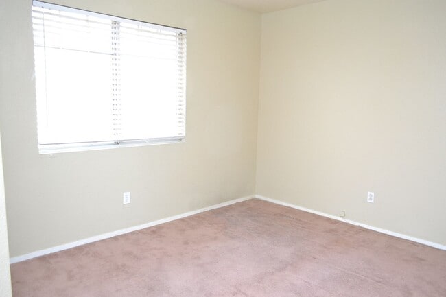 Building Photo - NLV - 1 STORY CORNER LOT HOME