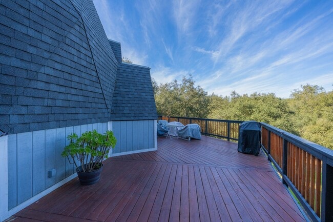 Building Photo - 28205 Meadow Oak Ln