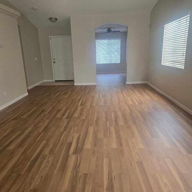 Building Photo - 3411 W Sunland Ave