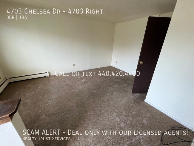 Building Photo - 3 bed 1 bath Duplex