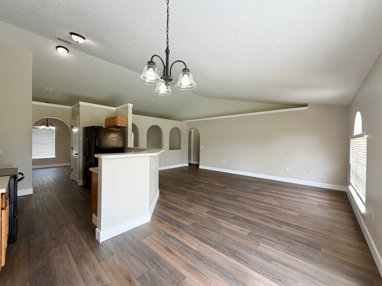 Building Photo - 47 Sawfish Ct