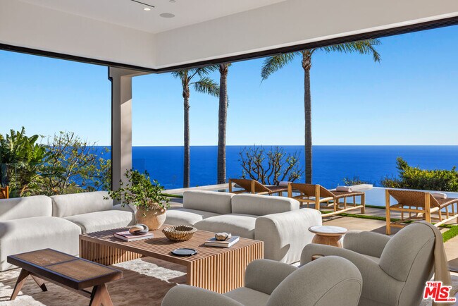 Building Photo - 4732 Avenida Del Mar