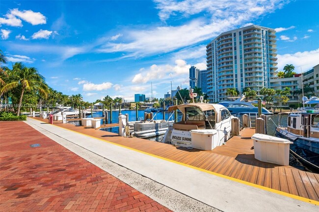 Building Photo - 610 W Las Olas Blvd