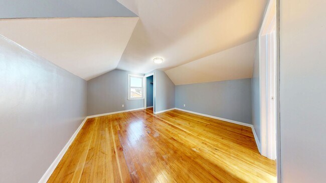 Building Photo - 4 Bedroom Cape Cod with Large Garage!