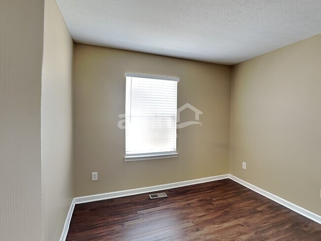 Building Photo - 515 Indian Lake Dr