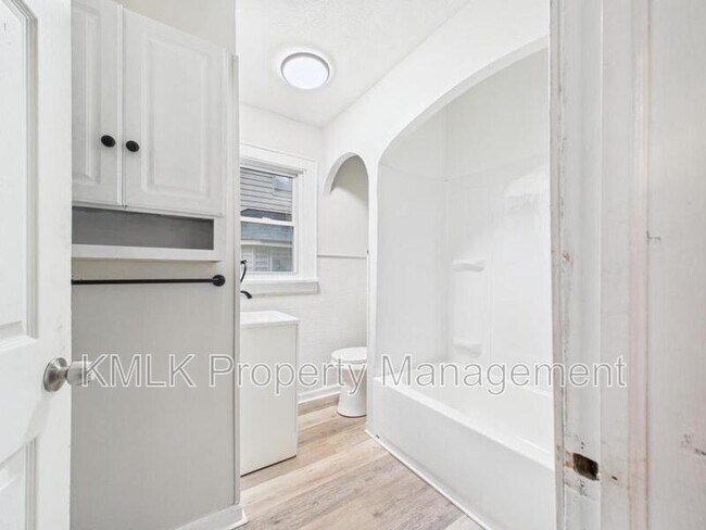 Building Photo - 973 Harrison Ave