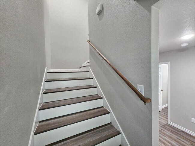 Building Photo - 230 N Mary Jo Dr