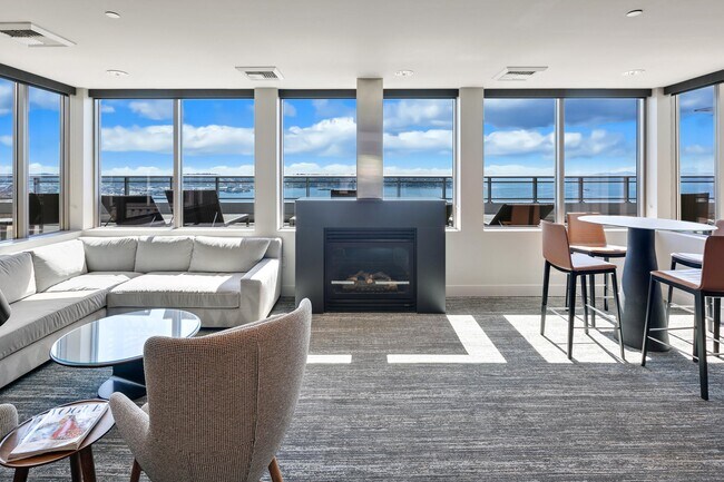 Building Photo - 2033 2nd Ave