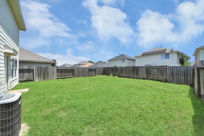 Building Photo - 14423 Hillard Green Ln