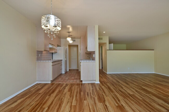 Building Photo - Luxurious 1+bdr, 1bath condo in prime Sher...