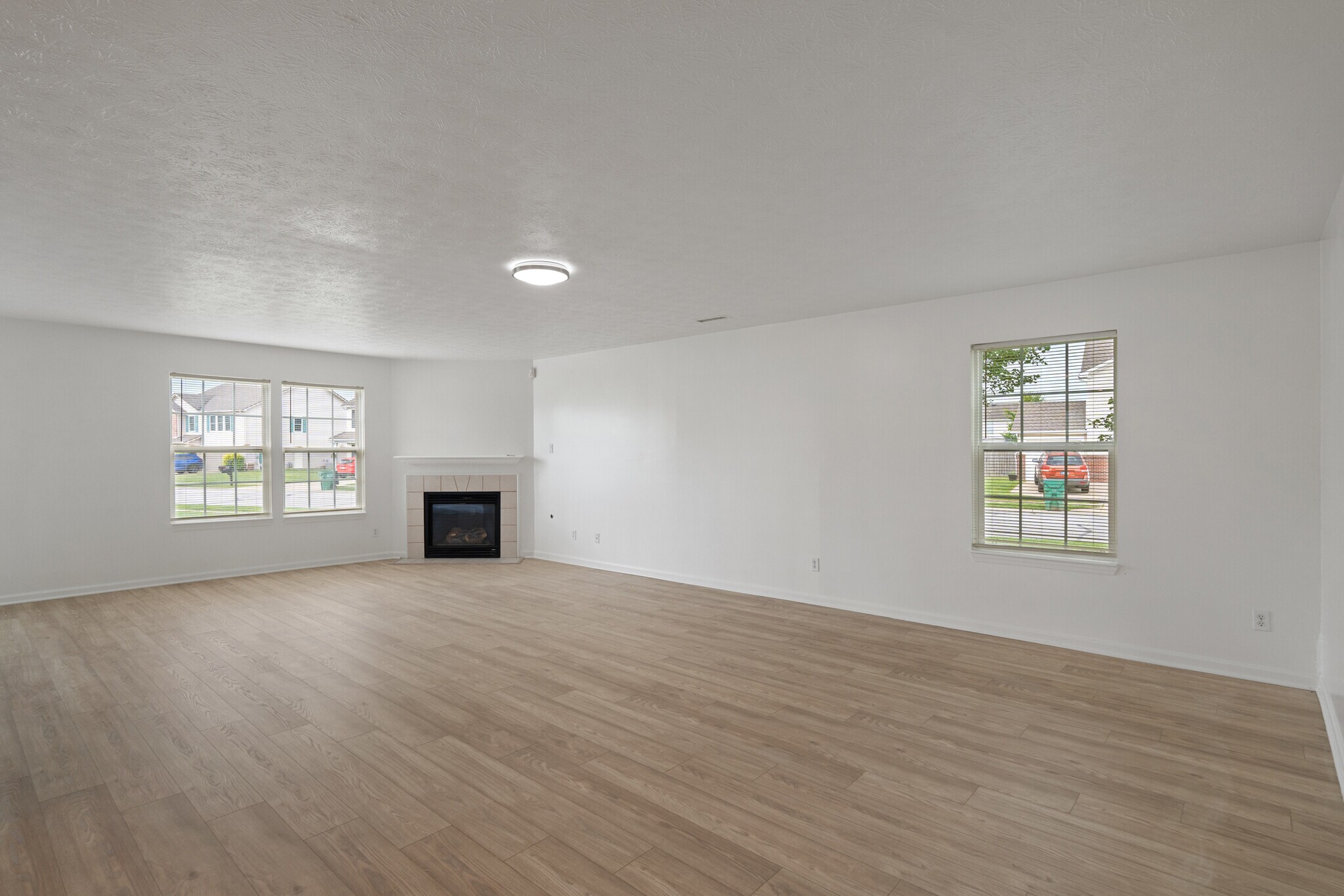 Building Photo - 2310 Liatris Dr