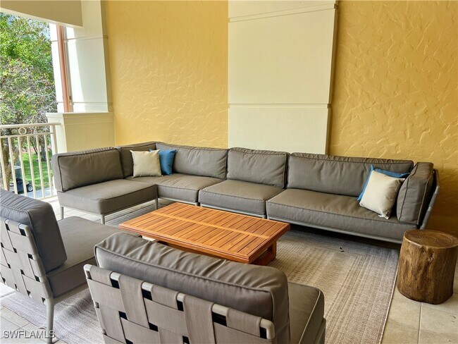 Building Photo - 5068 Annunciation Cir