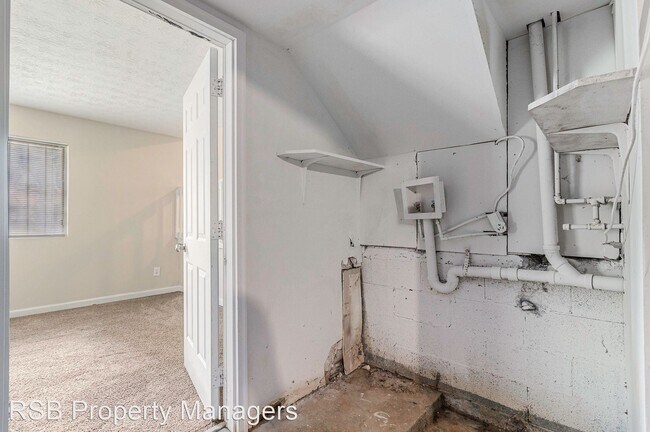 Building Photo - 3 br, 2 bath House - 4731 White Oak Path