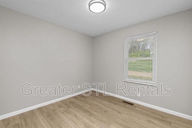 Building Photo - 702 Boca Chica Dr