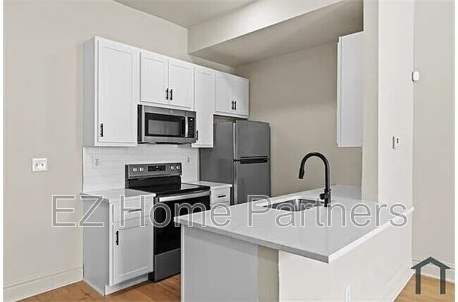 Building Photo - 2319 Indiana Ave