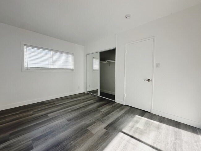 Building Photo - 4037 McLaughlin Avenue