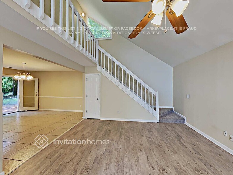 Building Photo - 4059 Oak Ferry Dr NE