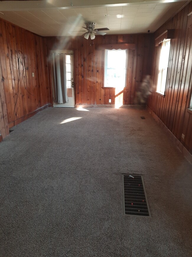 Building Photo - 110 E Burgess St