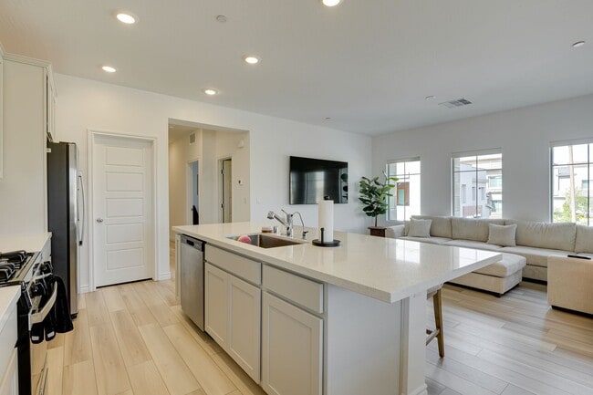 Building Photo - FULLY FURNISHED CONDO IN SUMMERLIN 89138! SHORT TERM!