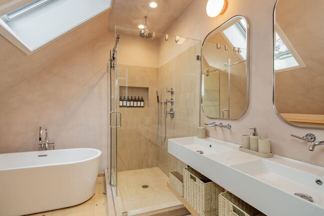 Building Photo - 97 Swamp Rd