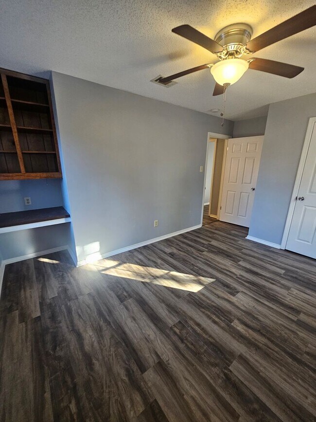 Building Photo - Home in Bryant