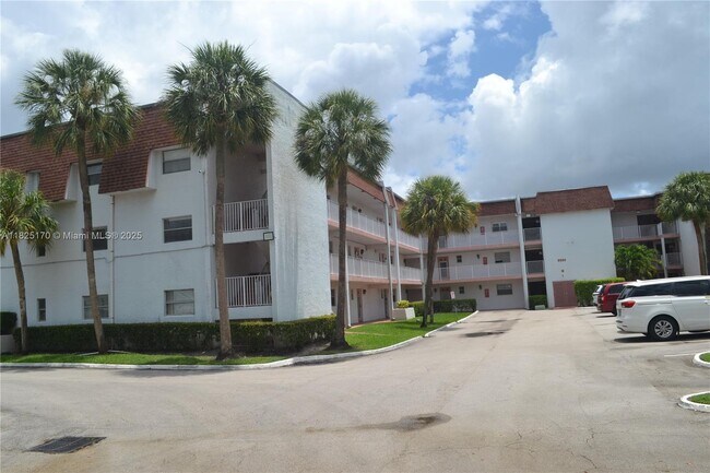 Primary Photo - 8000 Lagos De Campo Blvd