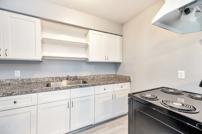 Building Photo - *HOUSING WELCOME / SECTION 8 ACCEPTED*- **Ask about our NO SECURITY DEPOSIT option!**