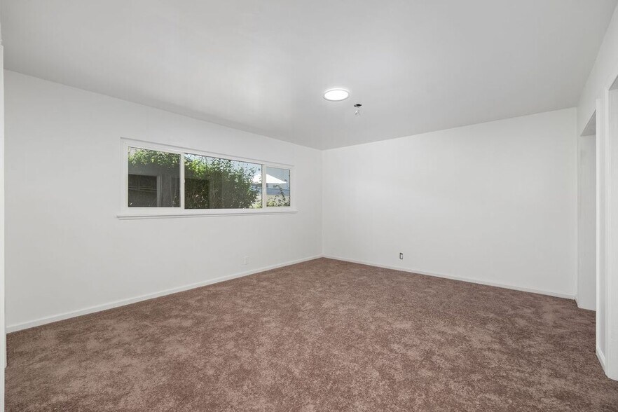 Building Photo - 5417 W Slauson Ave