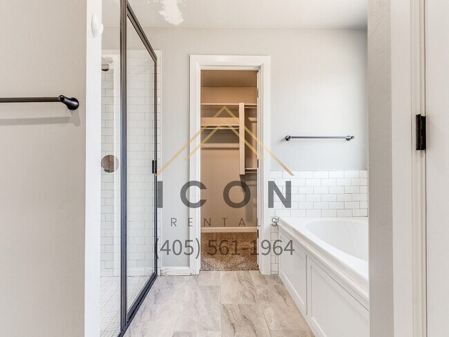 Building Photo - 4509 Desert Spring Ct