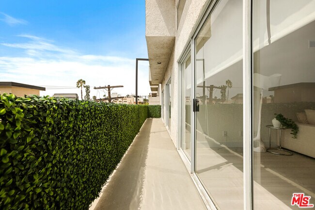 Building Photo - 10630 Wilkins Ave