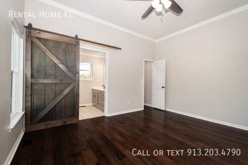 Building Photo - 582 W Layton St