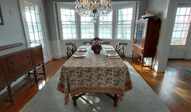 Building Photo - 10 Pine Point Rd