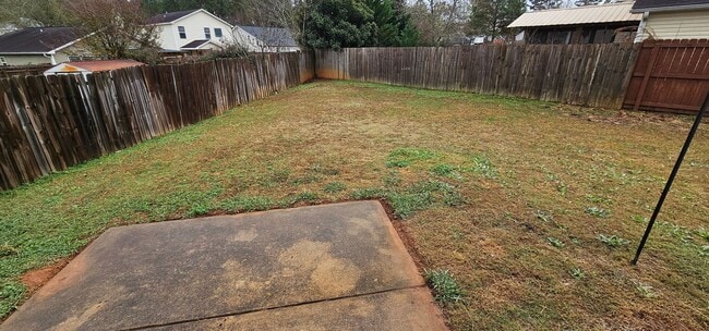 Building Photo - Charming 3 Bedroom, 2.5 Bath Home in Pike County!