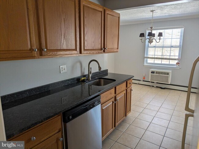 Building Photo - 250 Ridge Pike