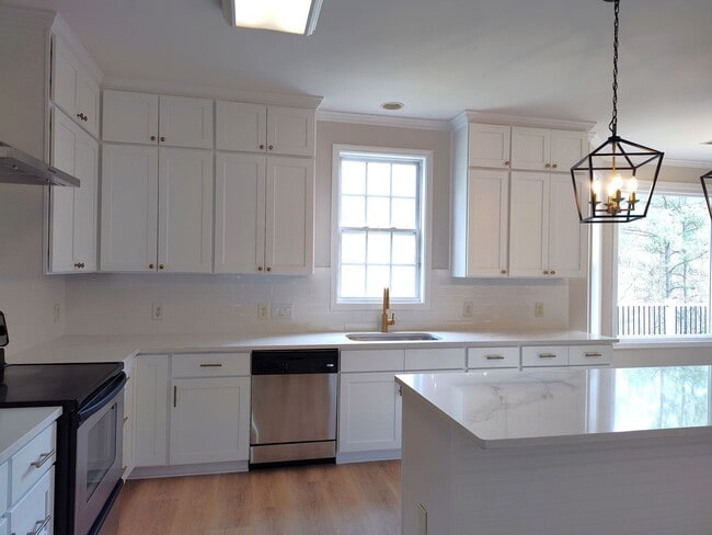 Building Photo - Stunning 2 Story, 4 Bedroom, 4.5 Bath Home Located in the Bridgemill Community in SC!