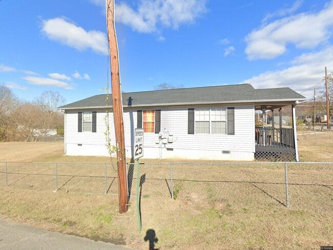 Building Photo - 2701 Dodson Ave