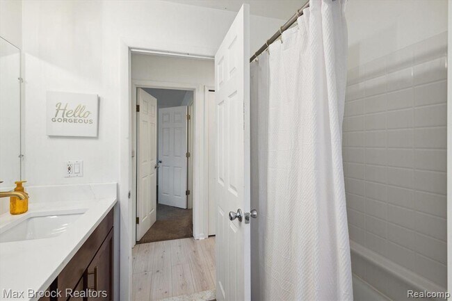 Building Photo - 1131 Indianwood Trail