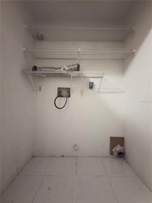 Building Photo - 11001 Longhill Dr