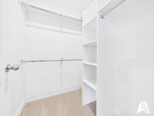 Building Photo - 437 E 650 N