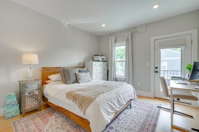 Building Photo - 31 Boardman St