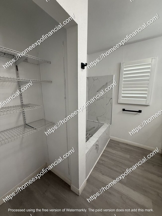 Building Photo - Nice House For Rent