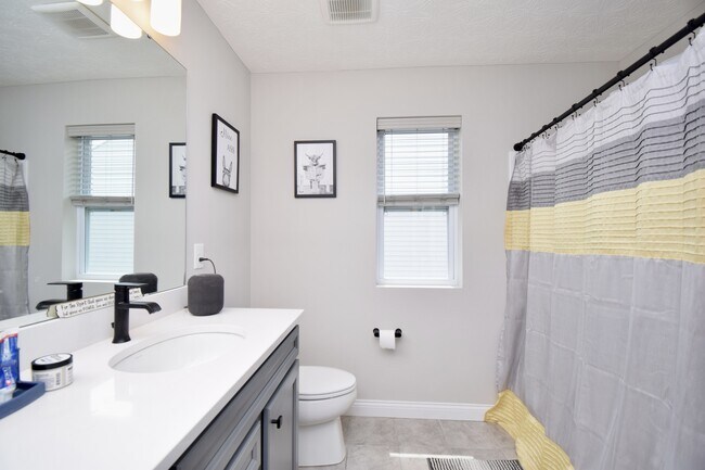 Building Photo - 7164 Glenvalley Dr