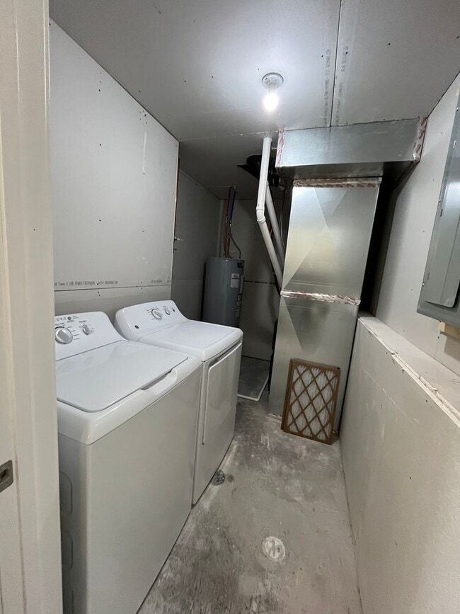 Building Photo - 3 Bed 3 Bath Townhome