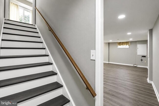 Building Photo - 15025 Timberlake Dr